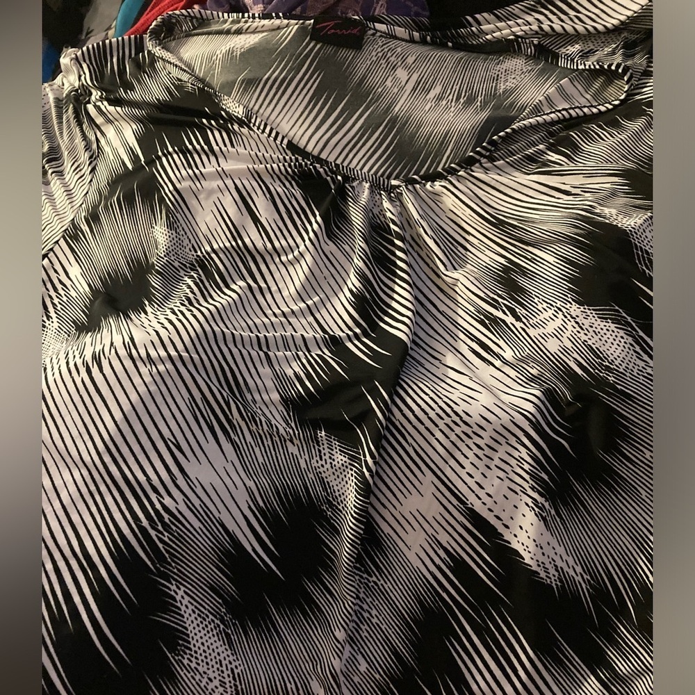 Vintage Torrid Black And White Tiger Stripe Blouse